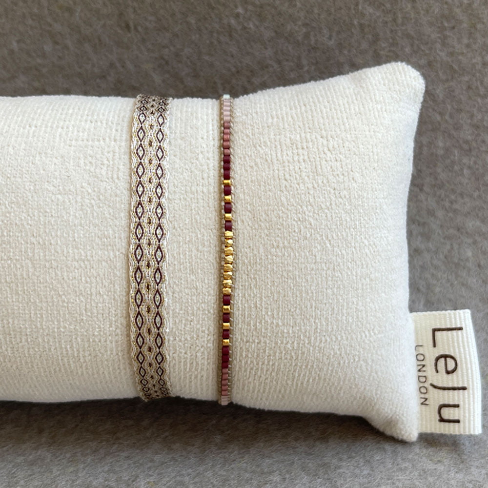 LeJu London / Sæt med to armbånd - vævet med perler i rosa, guld og forgyldt sølv