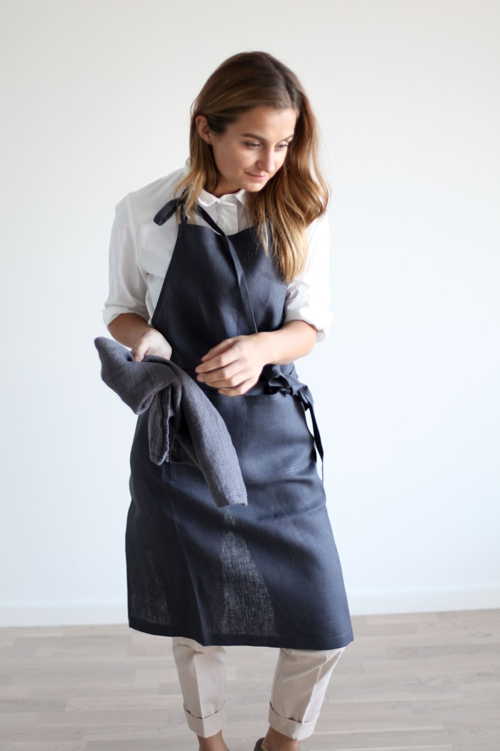 Apron charcoal