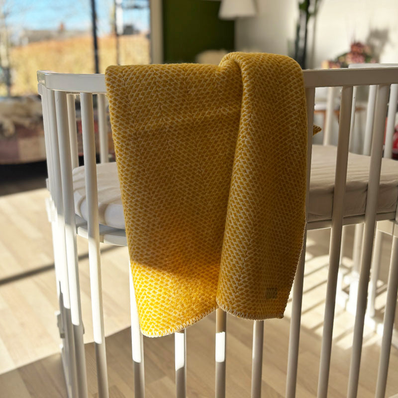 Tweedmill babytæppe – Beehive Yellow